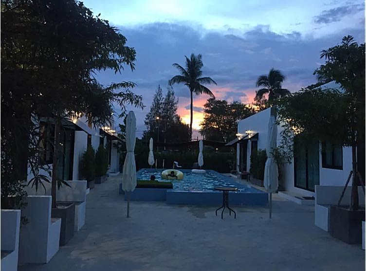 Loft Caravan Resort Haad Chao Samran Eksteriør billede